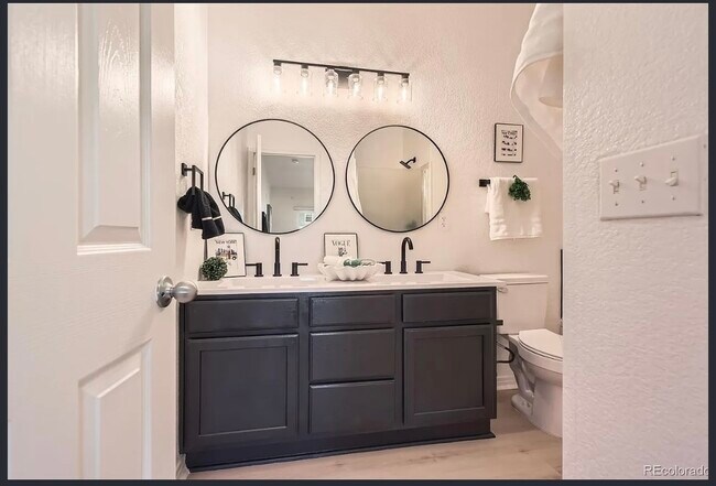 Foto del edificio - 9557 Pearl Cir