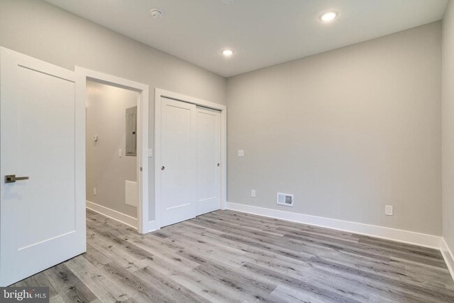 Building Photo - 5113 Ranstead St