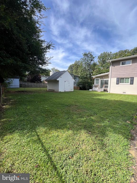 Building Photo - 10727 MAPLE St