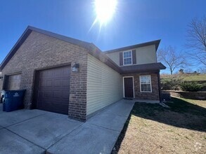 Building Photo - 106 Sunrise Cv