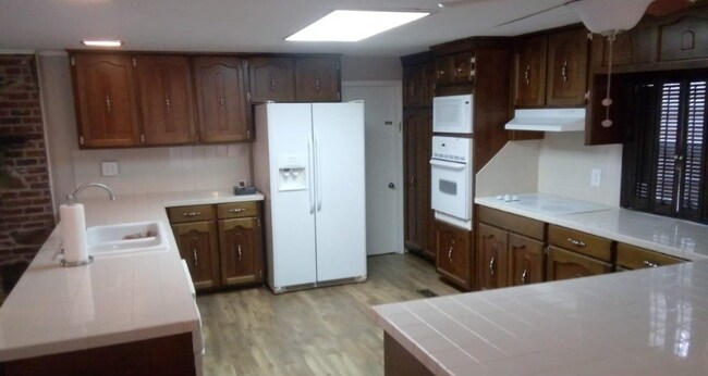 Building Photo - 3304 7th Ave