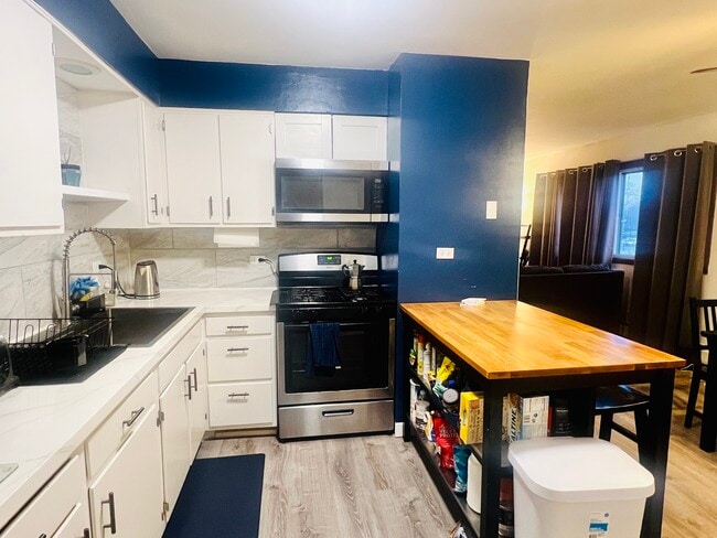 Foto del edificio - 424 Elgin Ave