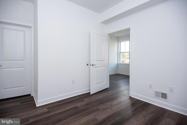 Foto del edificio - 43 Princeton Hightstown Rd