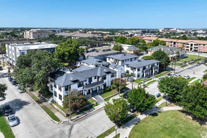 Photo - 301-311 W Leuda St (Fort Worth, TX)