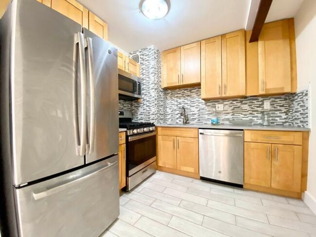 Foto del edificio - 2 bedroom in Bronx NY 10463