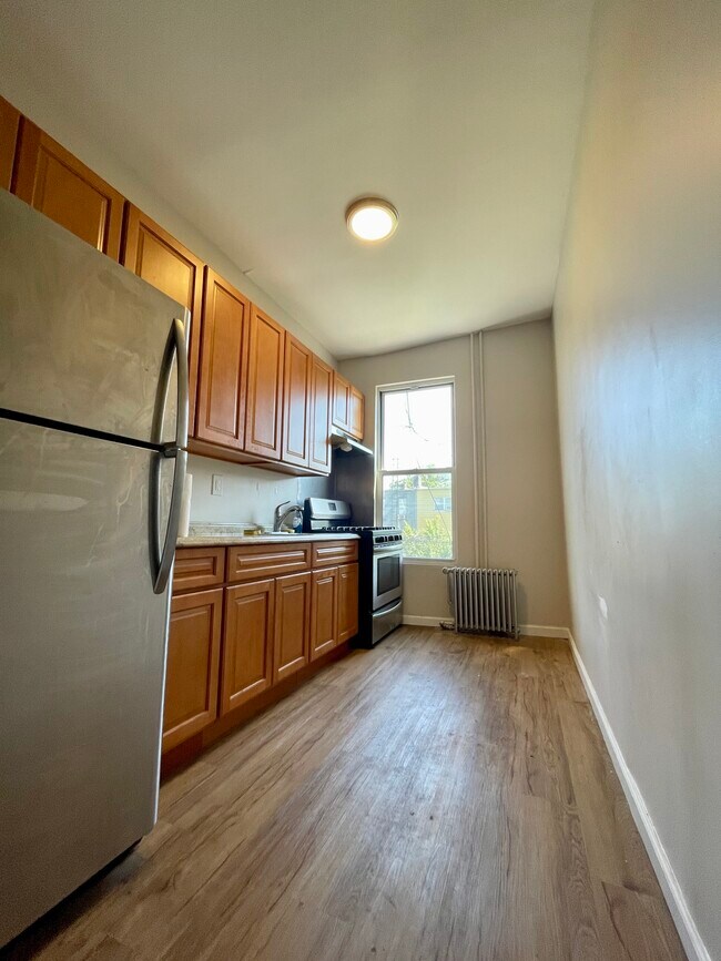 Kitchen - 191 32nd St