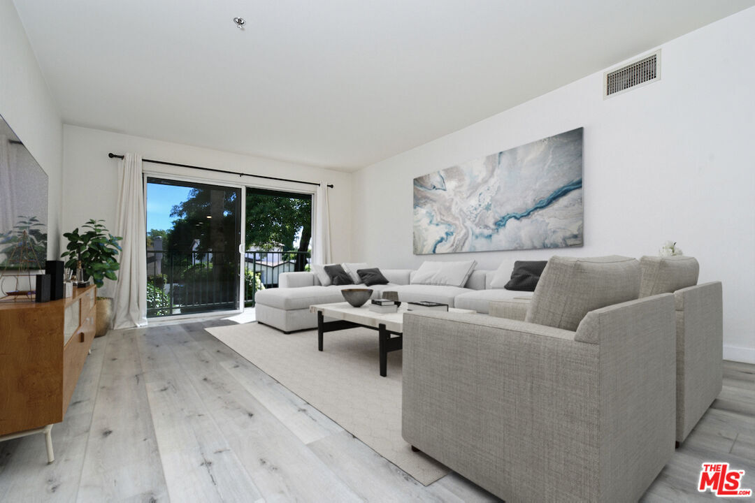 Foto principal - 4501 Cedros Ave