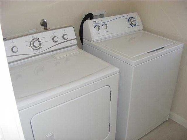 Laundry room on the 1st floor - 2825 Saville Loop