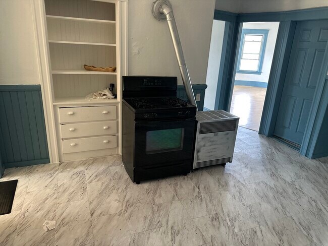 Building Photo - 37 Rodney St