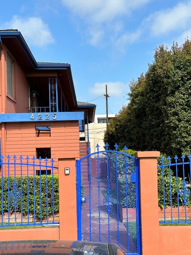 Foto del edificio - 4225 Kansas St