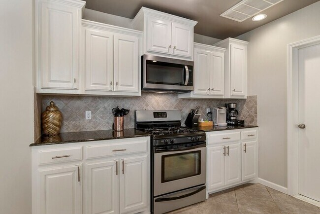 Foto del edificio - Extraordinary EXPO! 4bed/2bath-Fabulousness