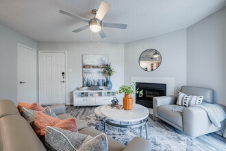 Building Photo - Villas at Chase Oaks