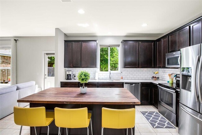 Foto del edificio - 9505 Southwick Dr