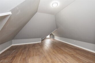 Building Photo - 1226 W Erie Ave