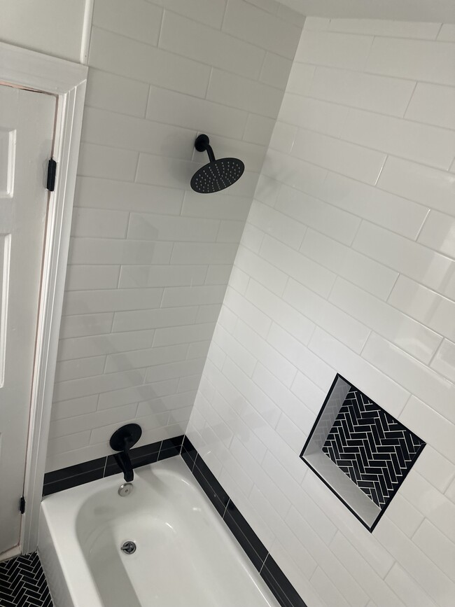 Building Photo - 1913 Minnesota Ave SE