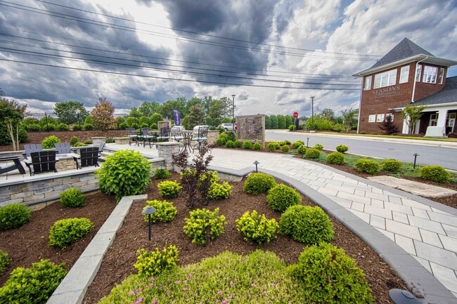 Building Photo - Seasons at Bennetts Creek