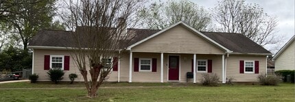 Building Photo - 208 Woodcarver Trail