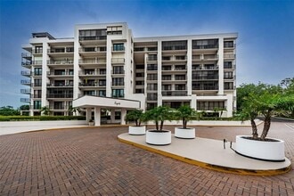 Building Photo - 8 Belleview Blvd
