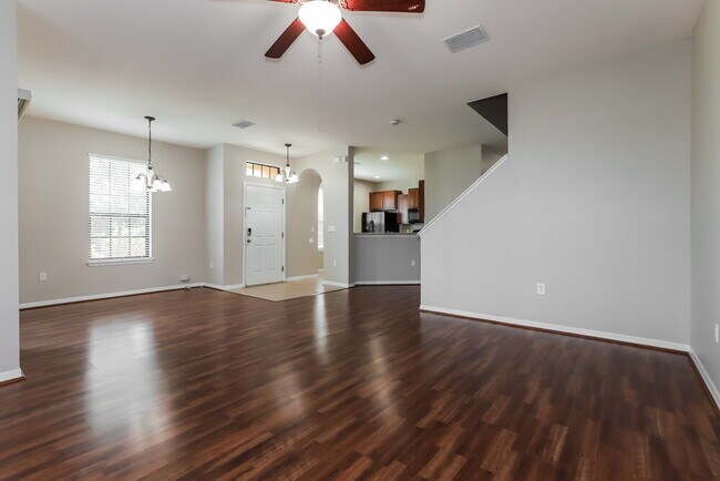 Building Photo - 5511 Kinglethill Dr