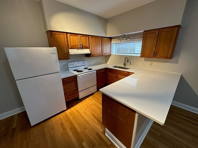 Building Photo - 4250-52 Castleman