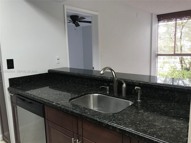 Foto del edificio - 7075 NW 186th St