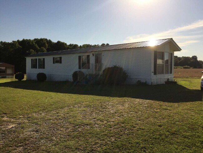 Foto del edificio - 2 Bedroom, 2 Bathroom Singlewide in Shady Creek Mobile Estates *LAWN CARE INCLUDED* Pikeville sch...