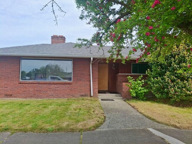 Building Photo - STATUS: AVAILABLE |R274B| $2195
