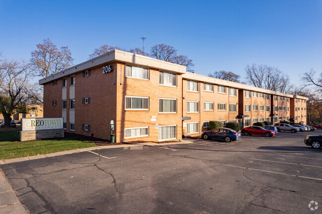 Foto del edificio - REO Town Apartments