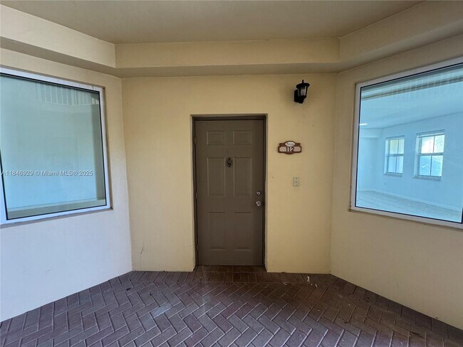 Foto del edificio - 10885 NW 89th Terrace