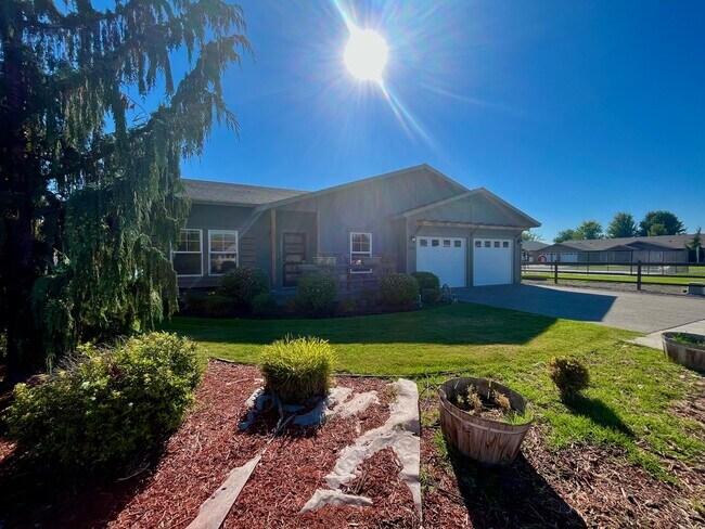 Foto del edificio - Beautiful Zillah Lakes Home