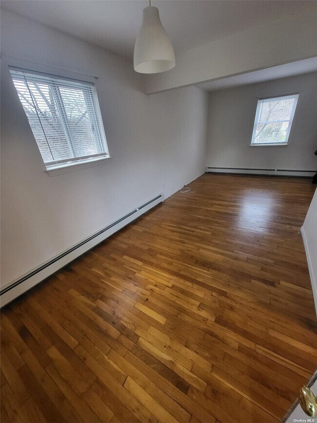 Building Photo - 16 A Van Wicklen Ct
