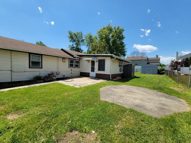 Foto del edificio - 53 Salem Pl