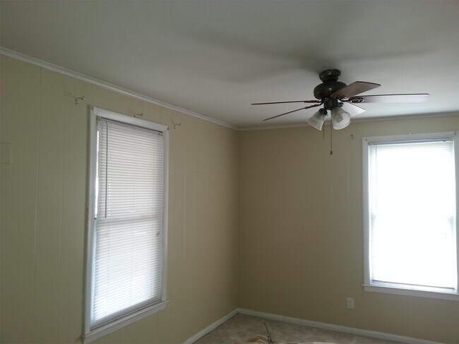 Building Photo - 1425 Brookside Ave