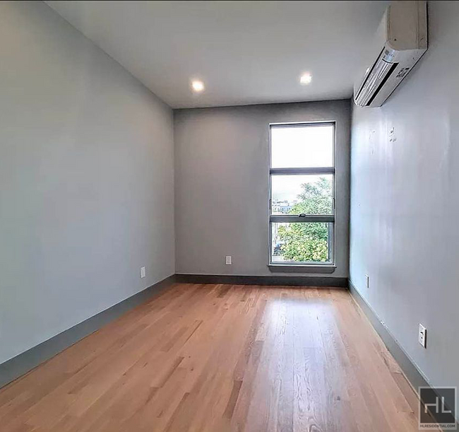 Building Photo - TILDEN AVENUE NO FEE!