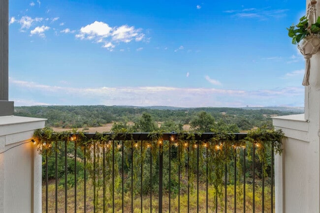 Foto del edificio - 9301 Old Bee Caves Rd