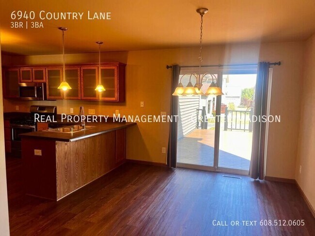 Foto del edificio - 6940 Country Ln
