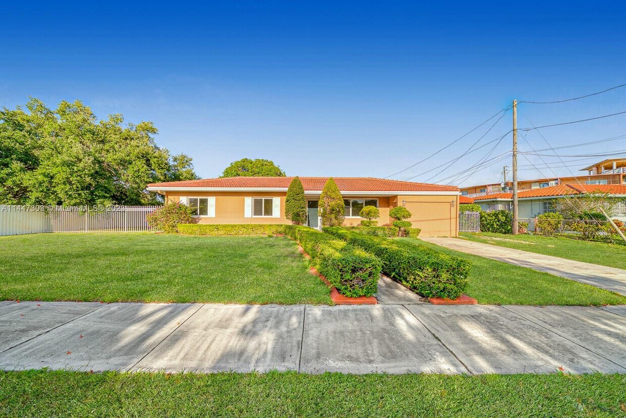 Primary Photo - 124 SW 51st Pl
