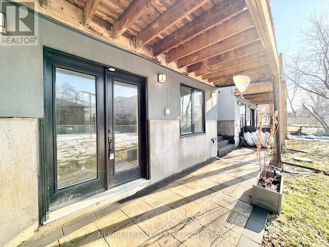 Building Photo - LOWER UNIT - 574 B PHARMACY AVENUE