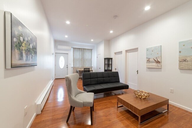 Foto del edificio - 323 Summit Ave