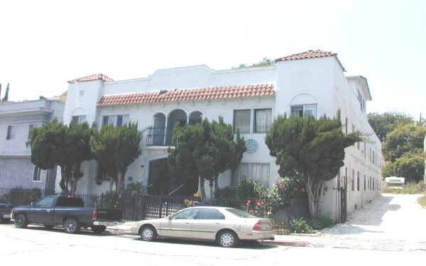 Building Photo - 965 N Vendome St