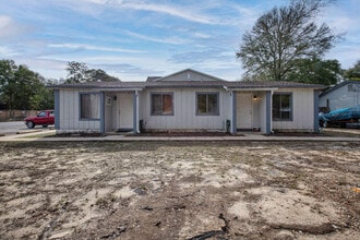 Building Photo - 131 Bayou View Dr