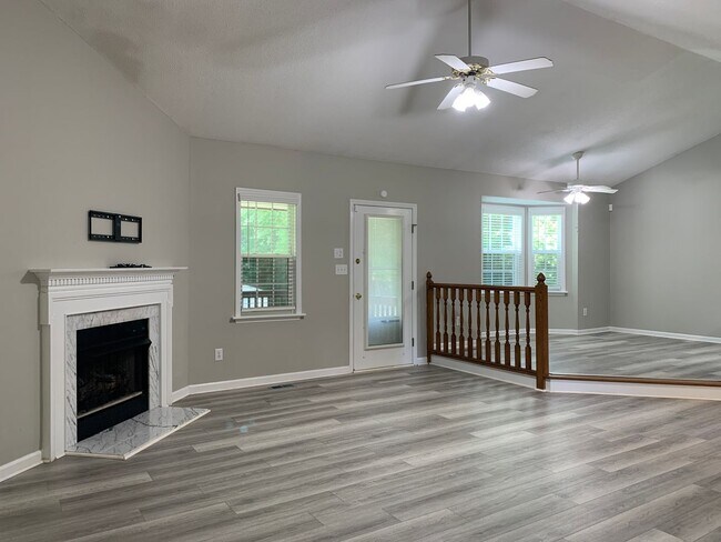 Building Photo - Fantastic Renovated Raleigh Ranch, With Am...