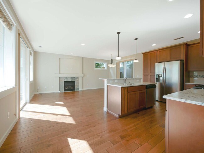 Foto del edificio - 3 Bed, 2.5 Bath Beautiful Single-family Av...