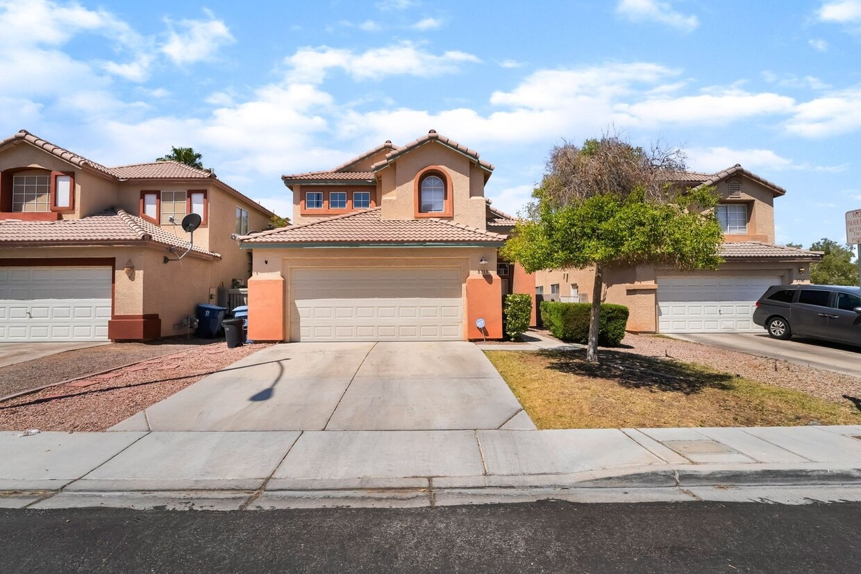 Foto principal - 8313 Rockefeller St
