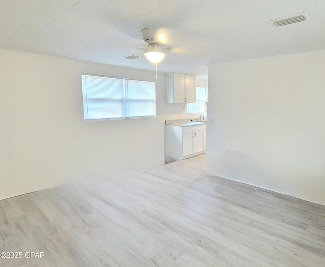 Building Photo - 1235 Jenks Ave