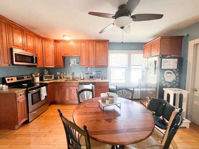 Foto del edificio - 793 Milford Point Rd