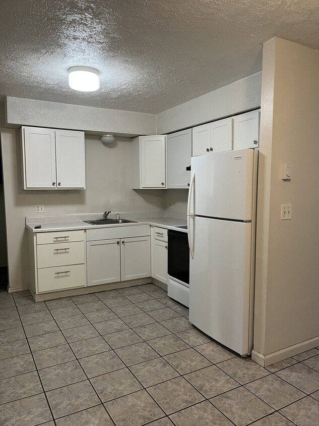 Building Photo - 49 Gem Dr