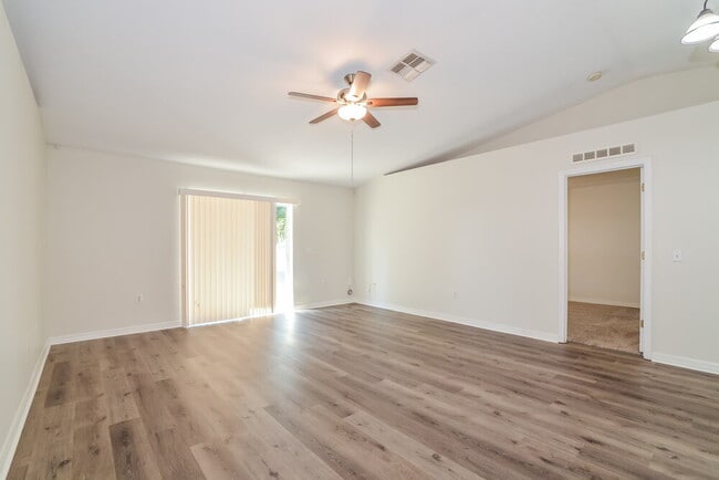 Building Photo - 4870 Preserve Blvd
