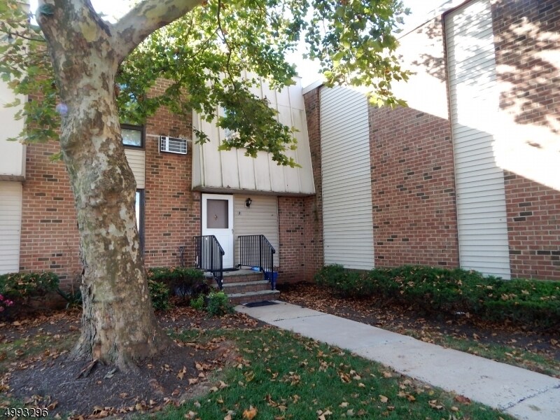 Primary Photo - 595 Auten Rd