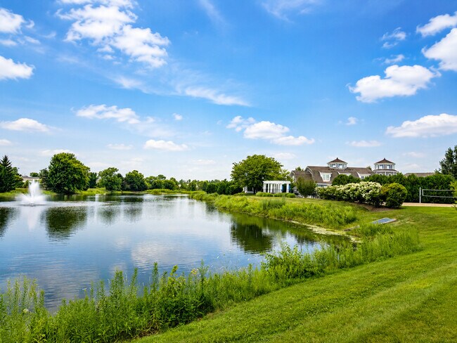 Foto del edificio - 120 Lakeshore Dr